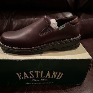 Brand new size 8 Womens Eastland slip on shoes